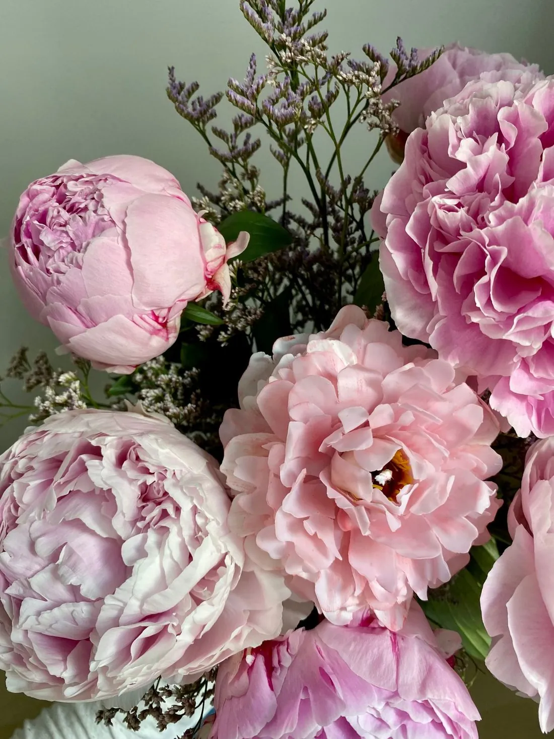 Buchet „Sore" cu bujori roz